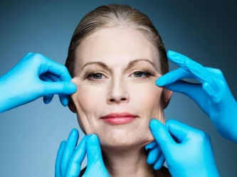 Rajeunir sa peau sans chirurgie : les vraies alternatives qui marchent